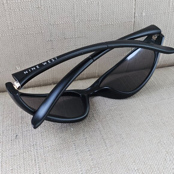 Nine West Women Sunglasses Black Wrap Sports Frame/Shades - Picture 6 of 14